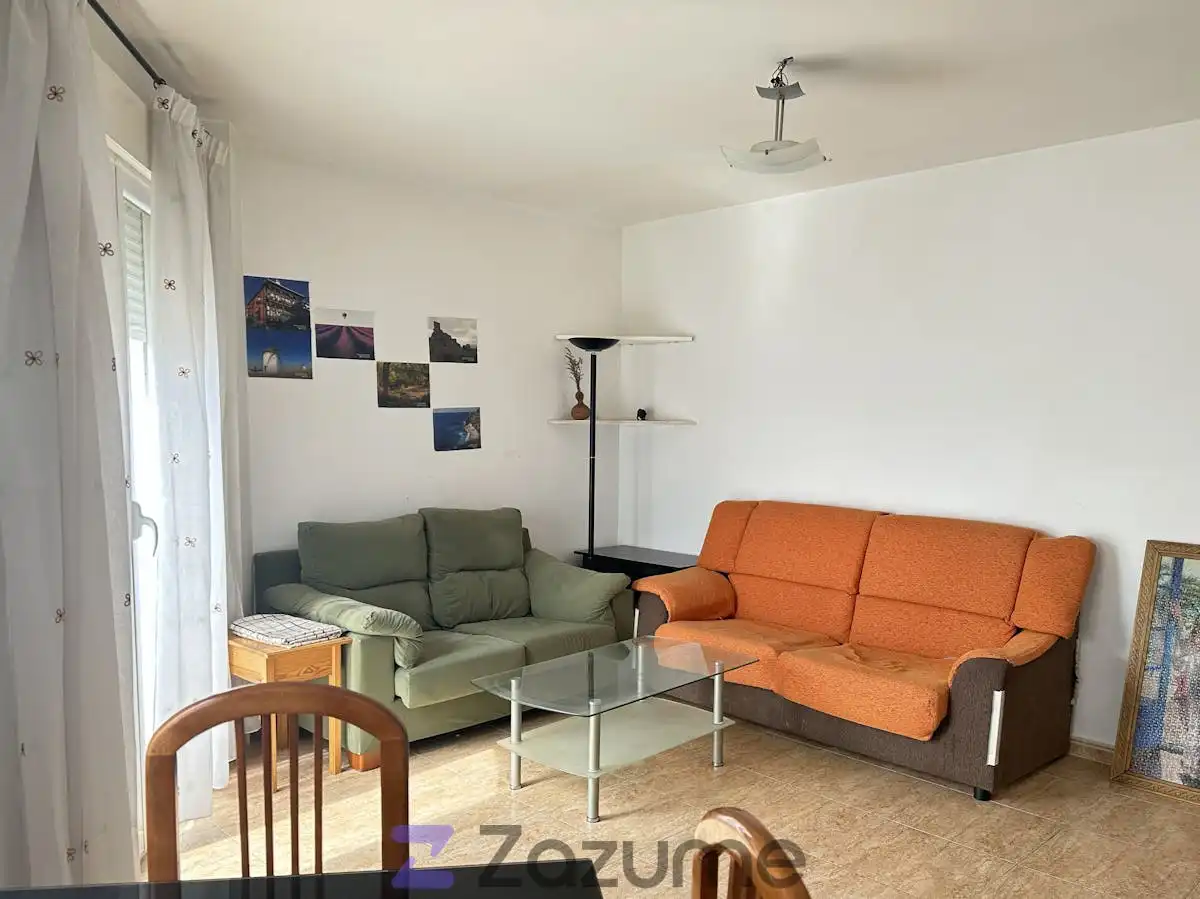 Sala de estar de Piso de alquiler en Arcas del Villar con Calefacción, Trastero y Amueblado