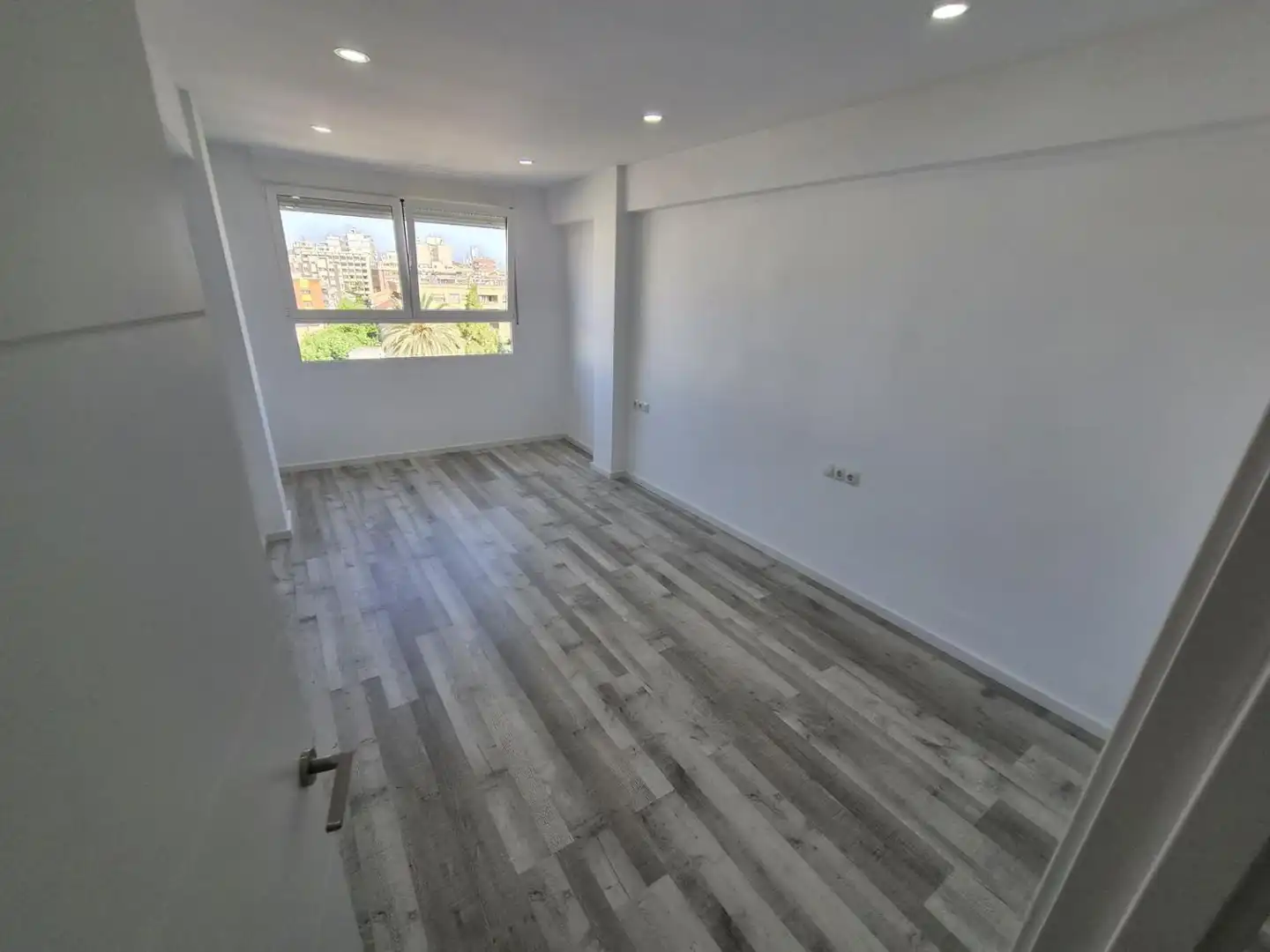 Dormitori de Pis de lloguer en Vila-real amb Parquet i Terrassa