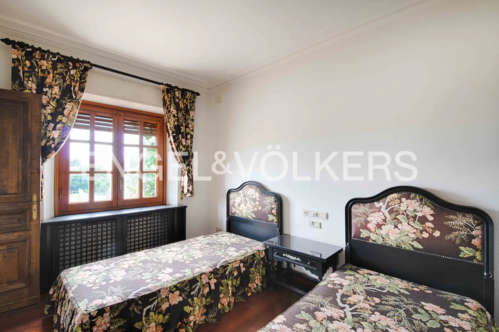 Habitación de Casa adosada en venta en Ordis con Calefacción, Jardín privado y Terraza