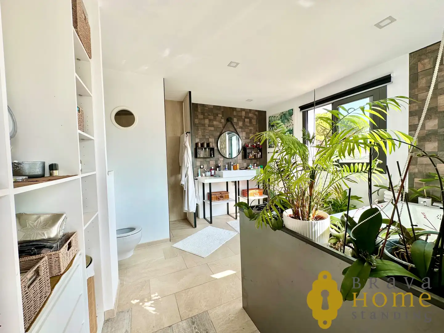 Badezimmer von Haus oder Chalet zum Verkauf in Empuriabrava mit Klimaanlage, Heizung und Privatgarten