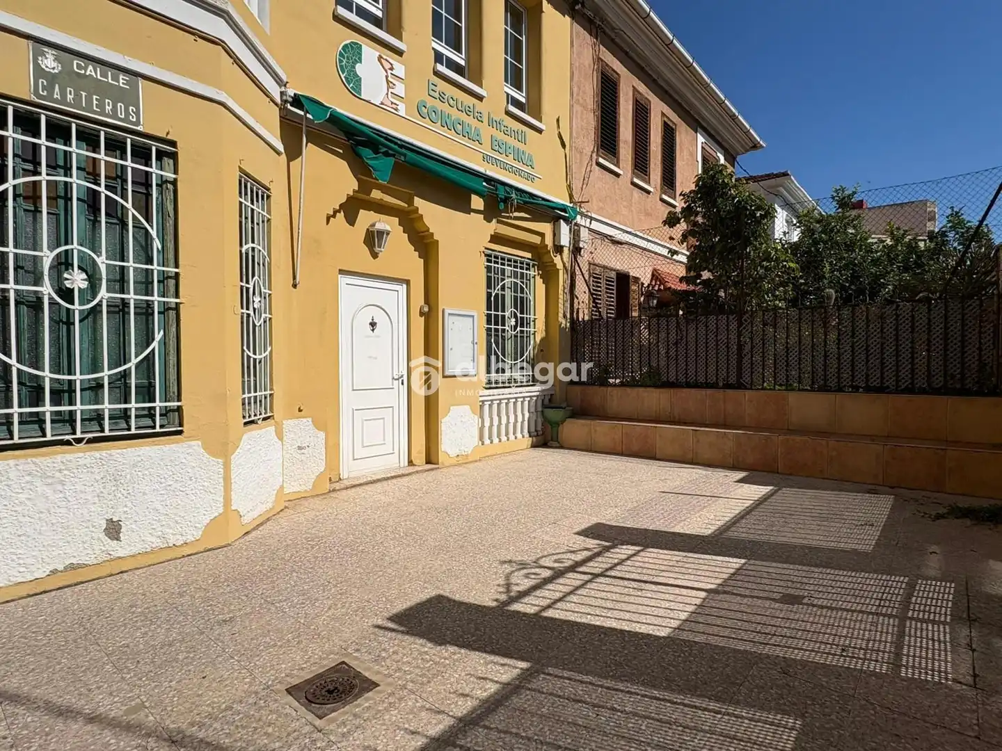 Vista exterior de Casa adosada en venda en Valencia amb Aire condicionat i Alarma