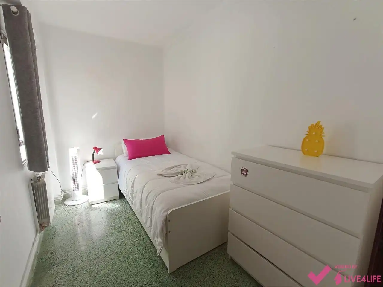 Bedroom of Flat for share in Valencia  with Heating and Furnished