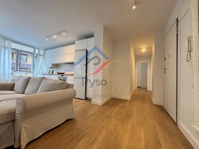 Wohnzimmer von Wohnung zur Miete in Santander mit Heizung, Möbliert und Ofen