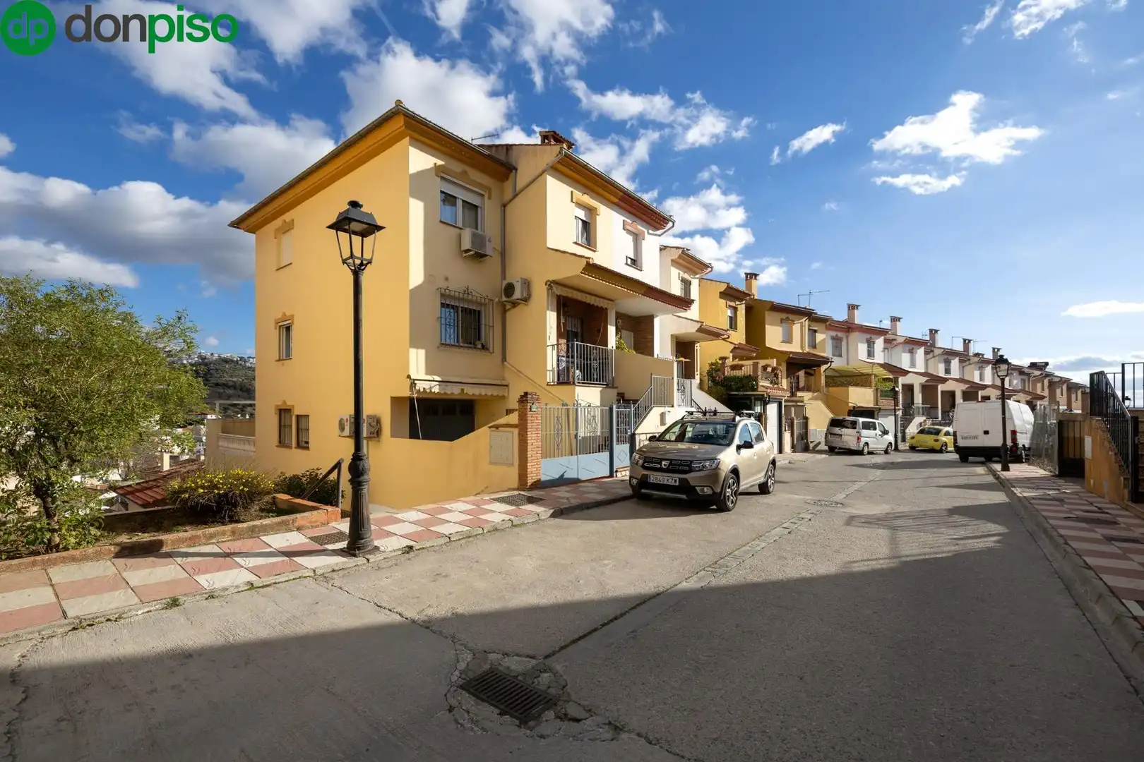 Casa con terraza en venta en Calle ALPES, imagen 2