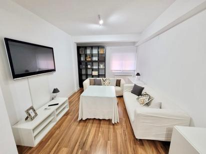 Living room of Flat for sale in  Granada Capital