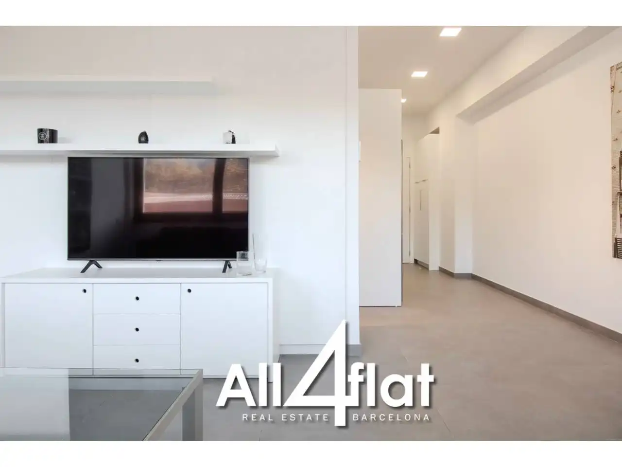 Study for rent in Barcelona  with Air Conditioner, Heating and Furnished