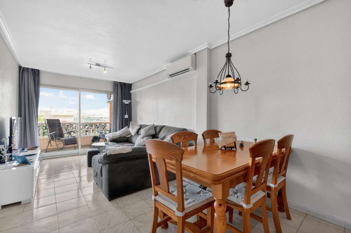 Menjador de Àtic en venda en San Pedro del Pinatar amb Terrassa, Moblat i Piscina comunitària