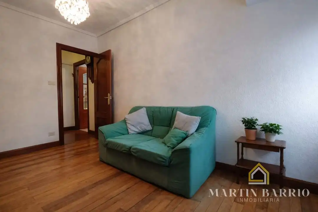 Sala de estar de Piso en venta en Muskiz con Calefacción, Trastero y Alarma