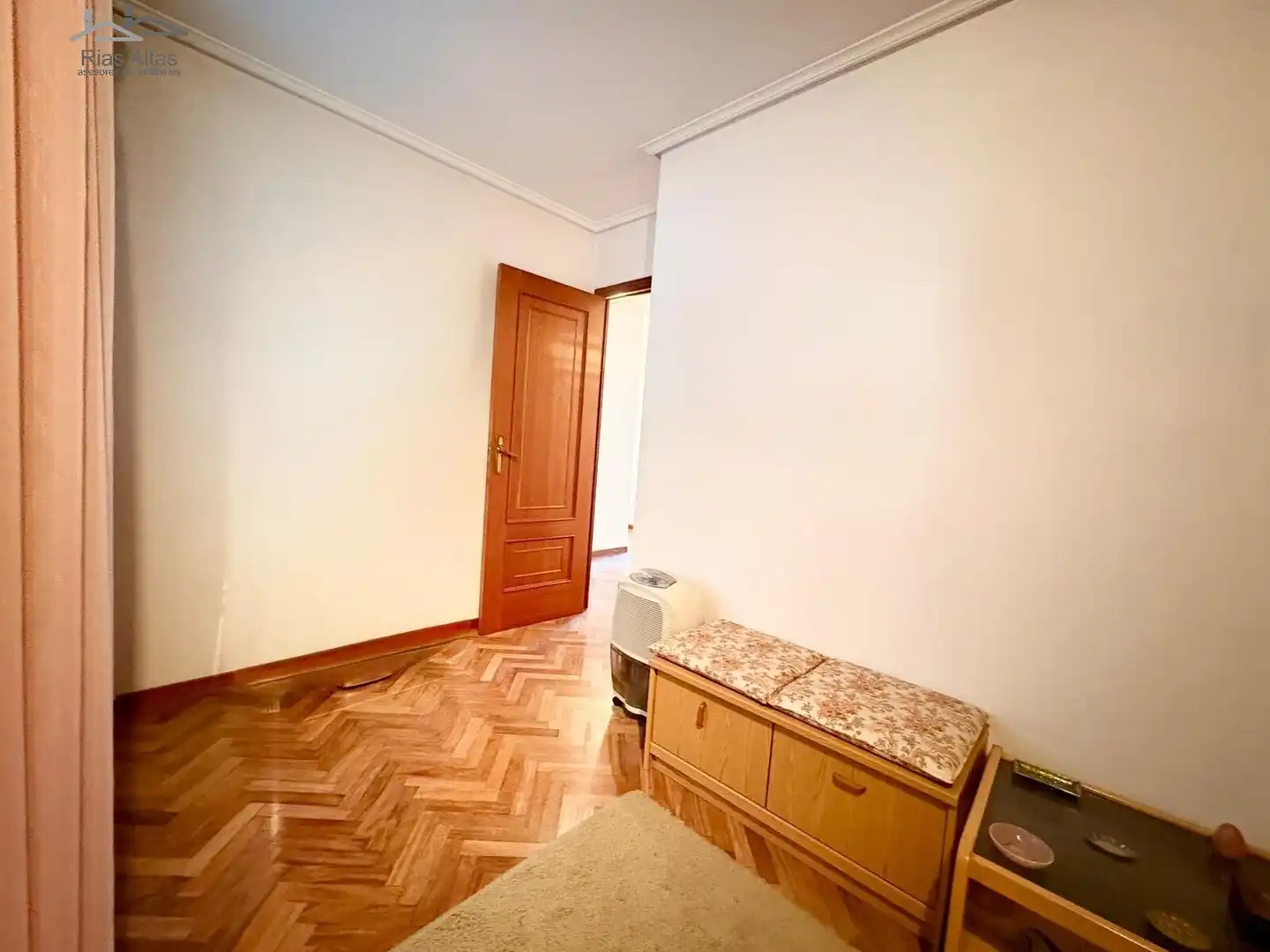 Habitación de Piso en venta en Cambre  con Calefacción, Parquet y Trastero