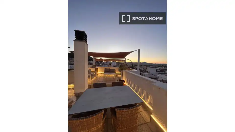 Terrassa de Apartament per a compartir en Oliva amb Aire condicionat, Terrassa i Moblat
