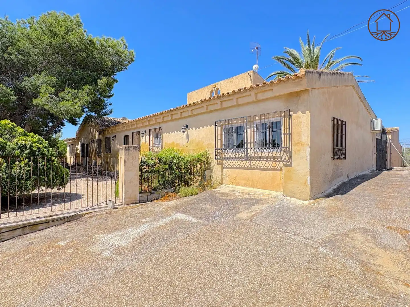 Villa con piscina in vendita a Avenida DISEMINADOS, imagen 2