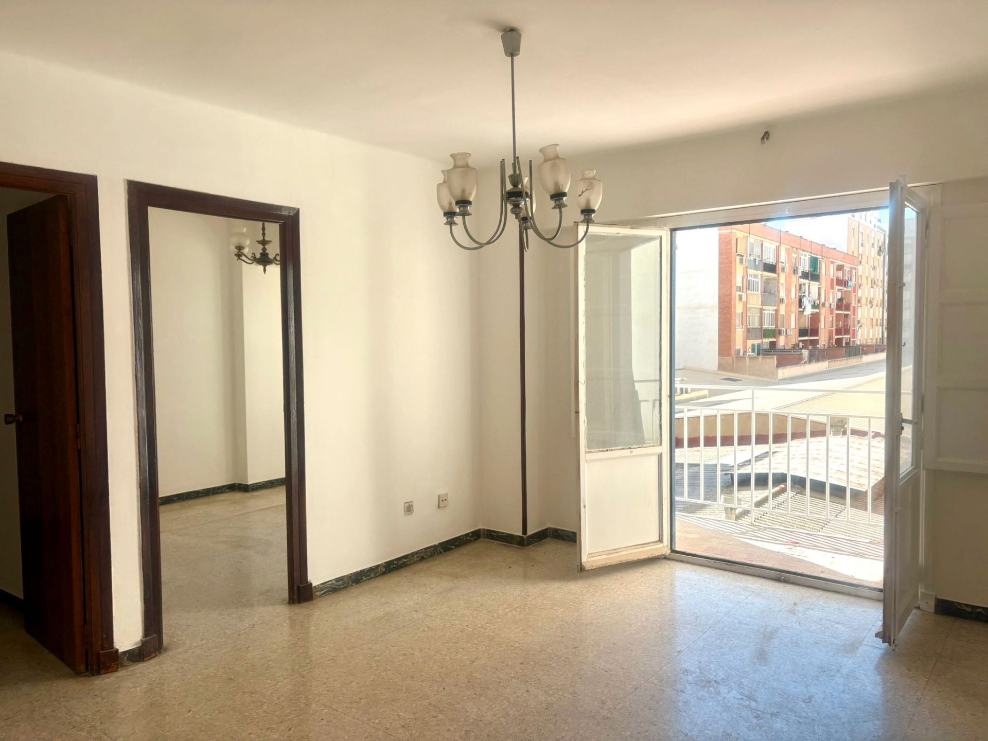 Habitación de Piso en venta en  Zaragoza Capital con Balcón y Alarma