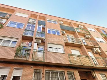 Flat with balcony for sale in Torrero-La Paz