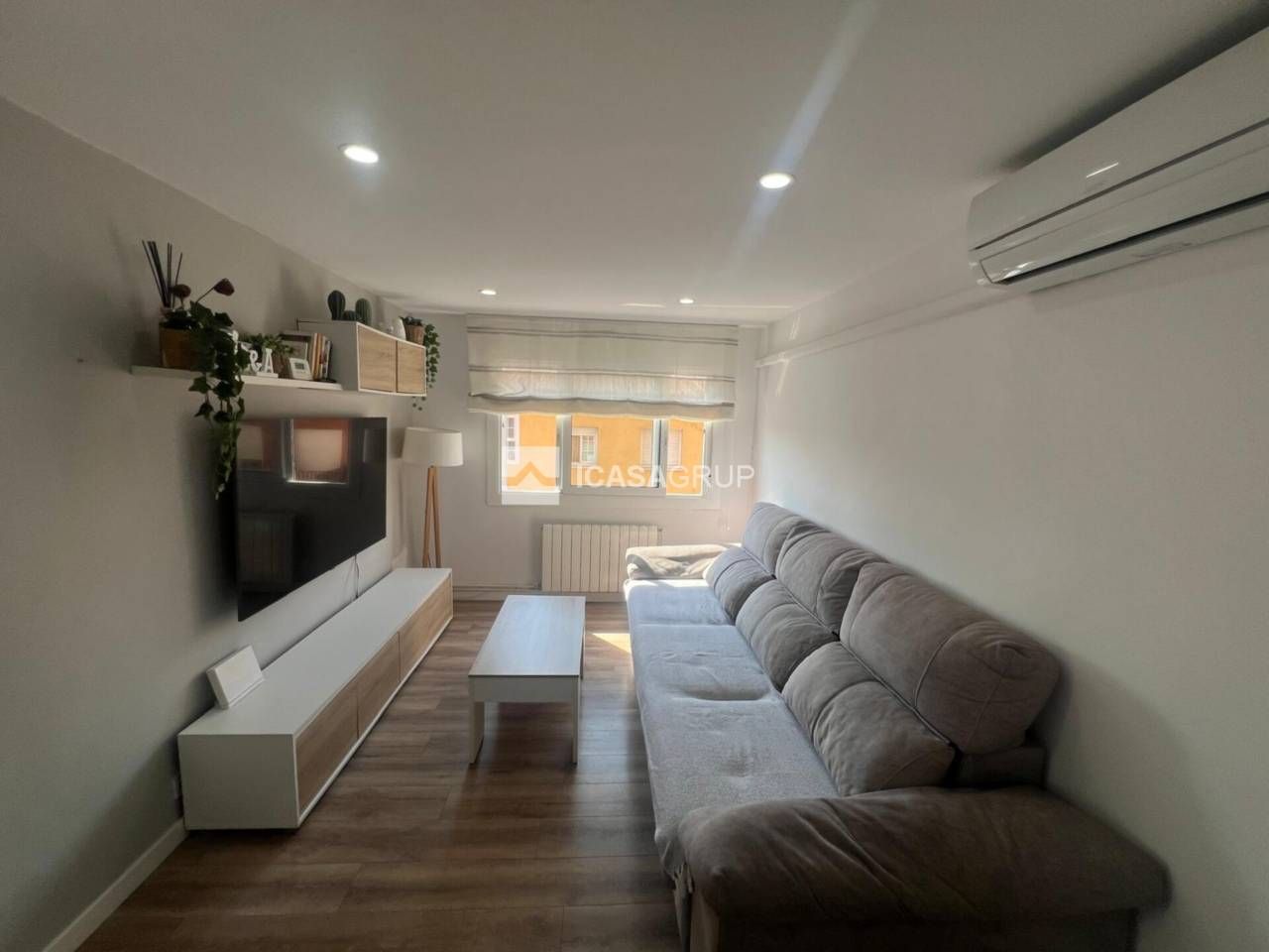 Living room of Flat for sale in Rubí  with Air Conditioner, Heating and Balcony