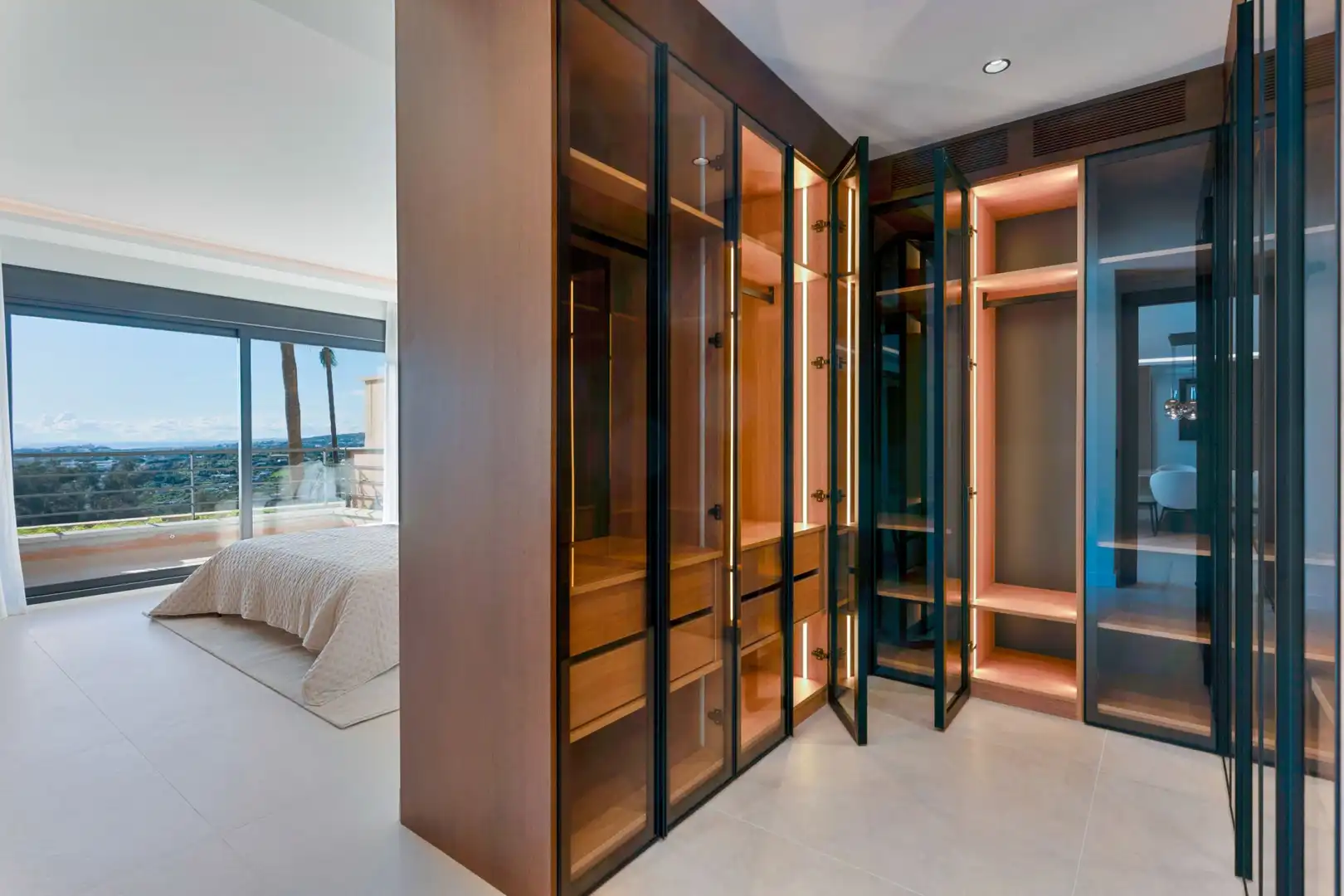 Bedroom of Apartments for sale in Marbella  with Air Conditioner, Terrace and Swimming Pool