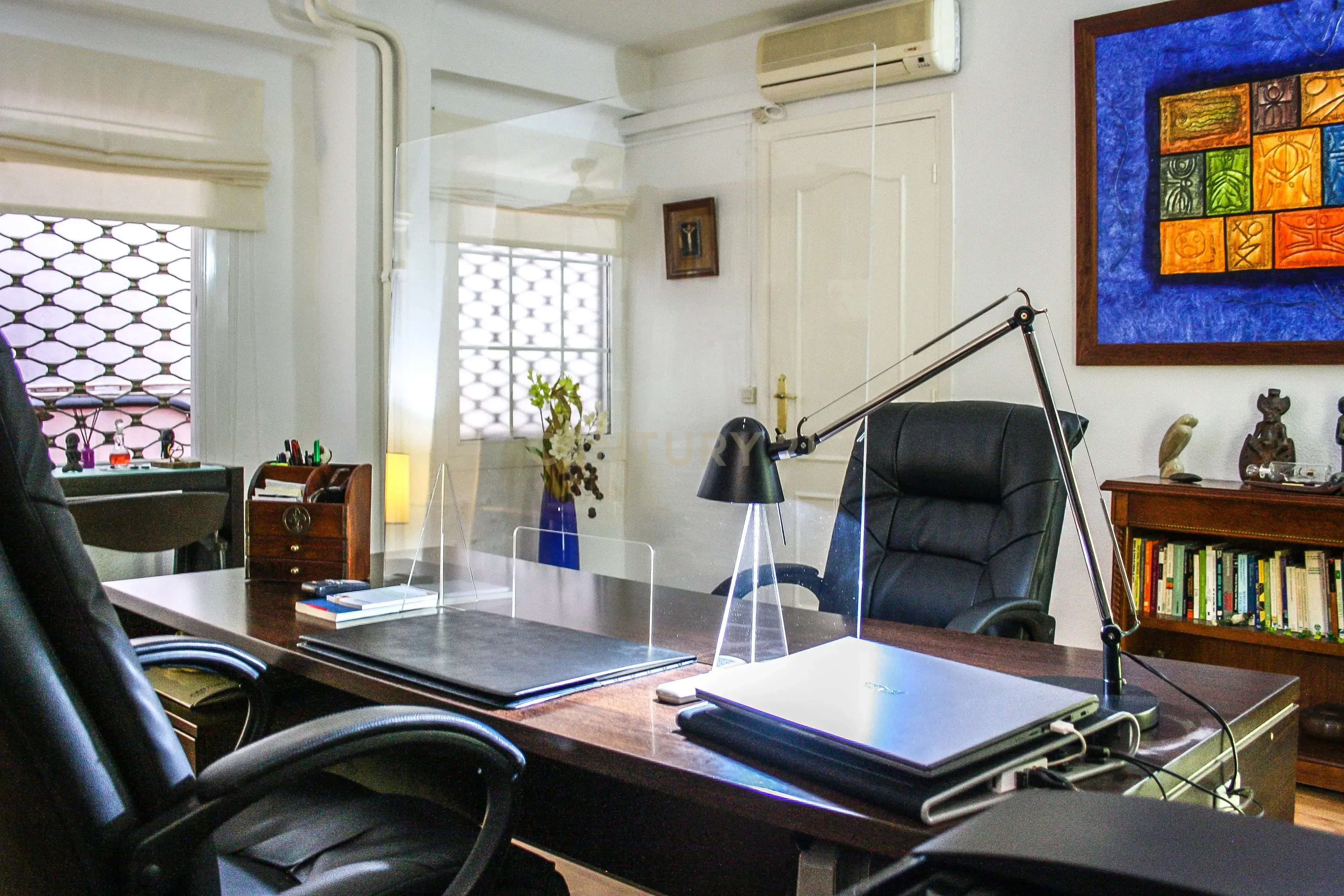 Office for sale in Cáceres Capital  with Air Conditioner