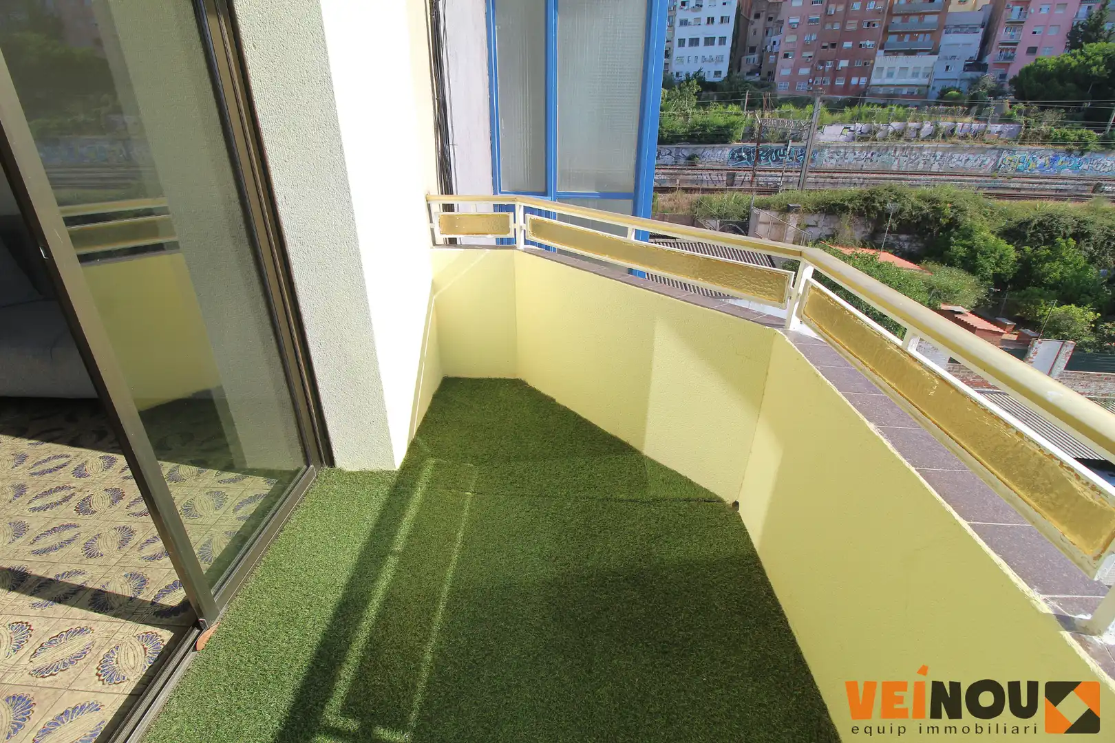 Terraza de Piso en venta en L'Hospitalet de Llobregat con Balcón