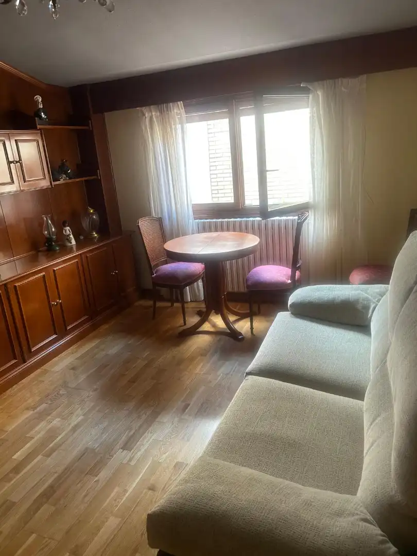 Menjador de Pis de lloguer en Zaragoza amb Calefacció, Parquet i Moblat