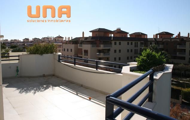 Attic to rent in El Brillante -El Naranjo - El Tablero
