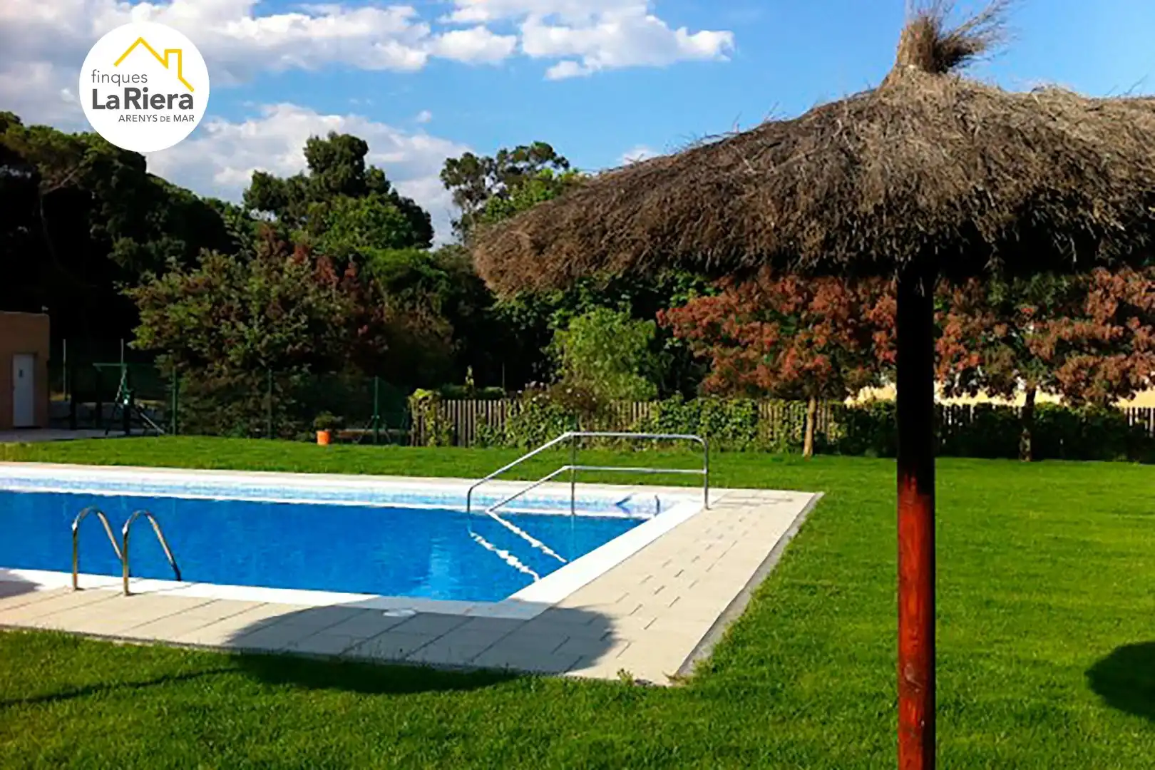Piscina de Casa o xalet en venda en Arenys de Munt amb Aire condicionat, Calefacció i Jardí privat