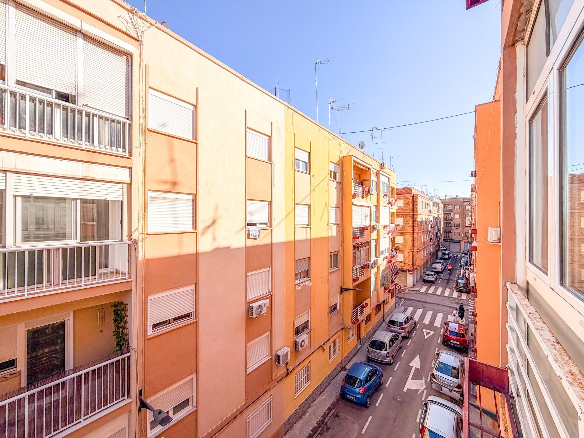 Vista exterior de Pis en venda en Xirivella amb Balcó