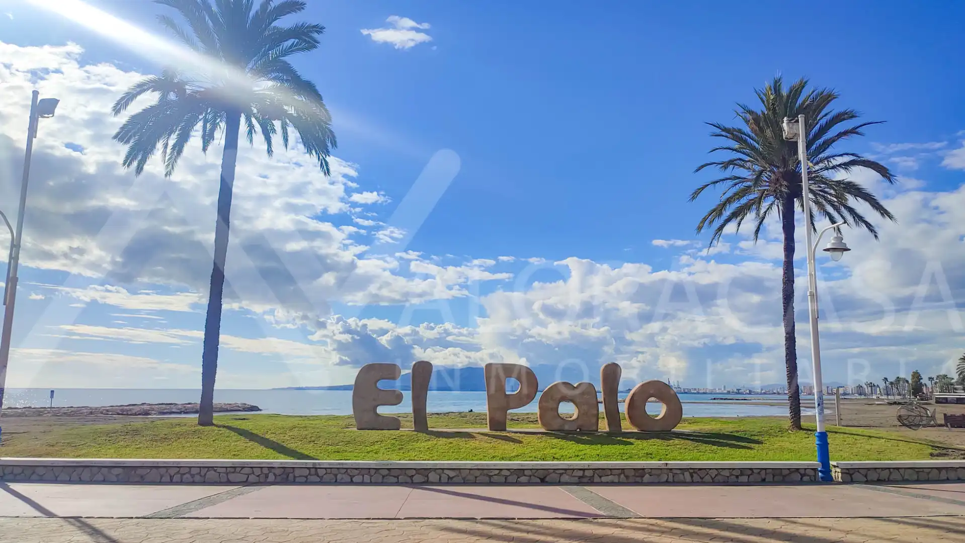 Buildings for sale in El Palo