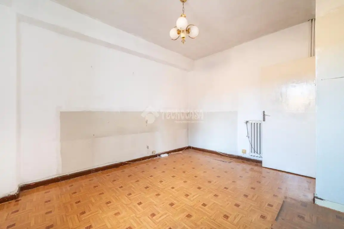 Piso en venta en Madrid con Calefacción y Balcón