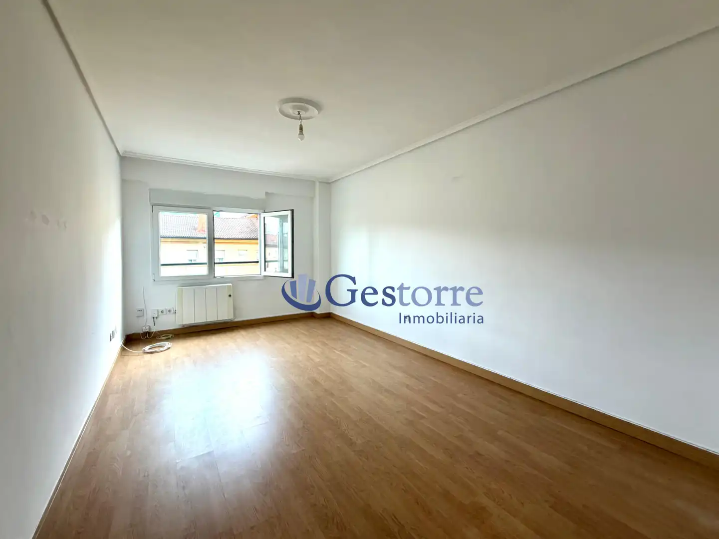 Flat for rent in Oviedo - CL VICTOR HEVIA, Vallobín