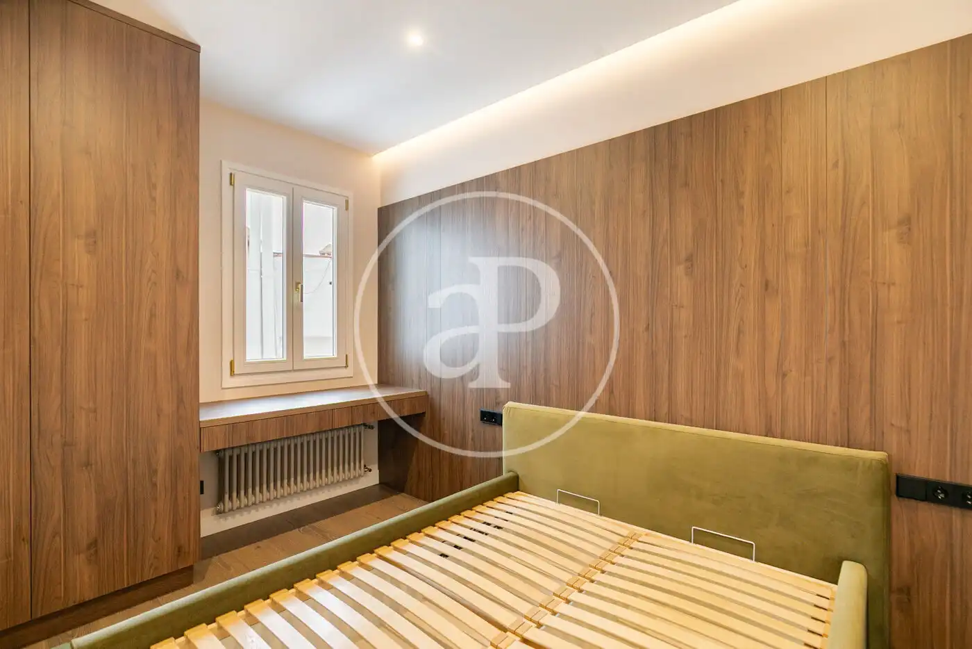Bedroom of Flat for sale in Barcelona  with Air Conditioner, Heating and Balcony