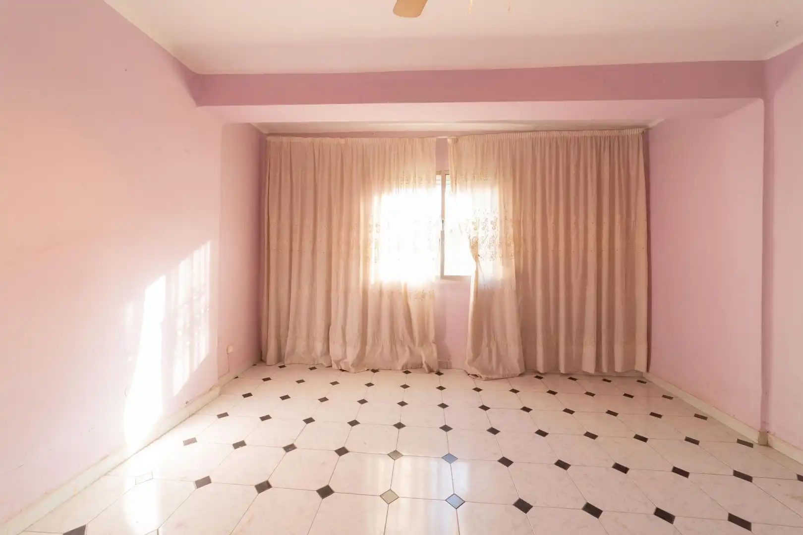 Bedroom of Flat for sale in Málaga  with Furnished