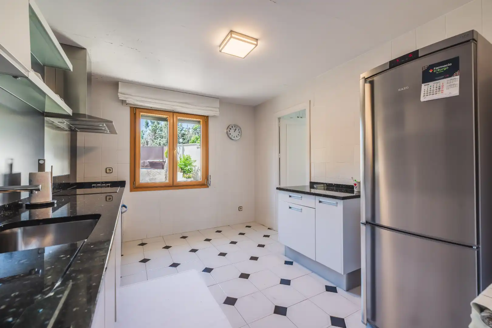 Cocina de Casa o chalet en venta en Las Rozas de Madrid con Aire acondicionado, Calefacción y Jardín privado