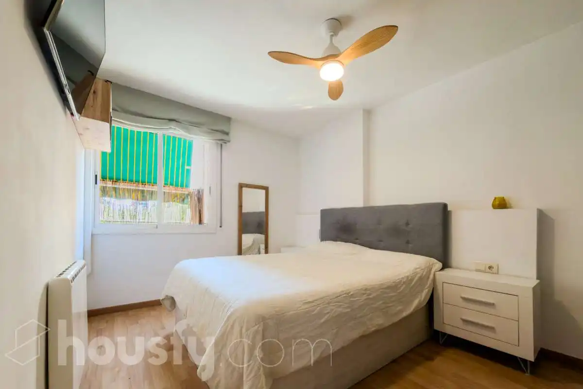 Bedroom of Flat for sale in Barcelona  with Air Conditioner, Parquet flooring and Terrace