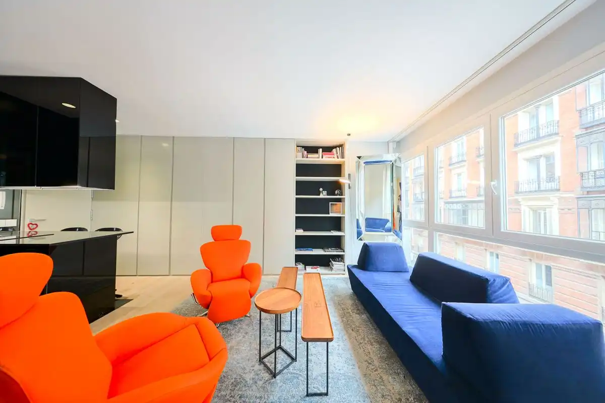 Loft zum Verkauf in Calle de la Academia, Jerónimos