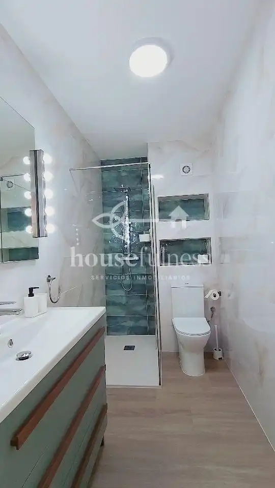 Baño de Piso de alquiler en Ferrol con Aire acondicionado, Calefacción y Terraza