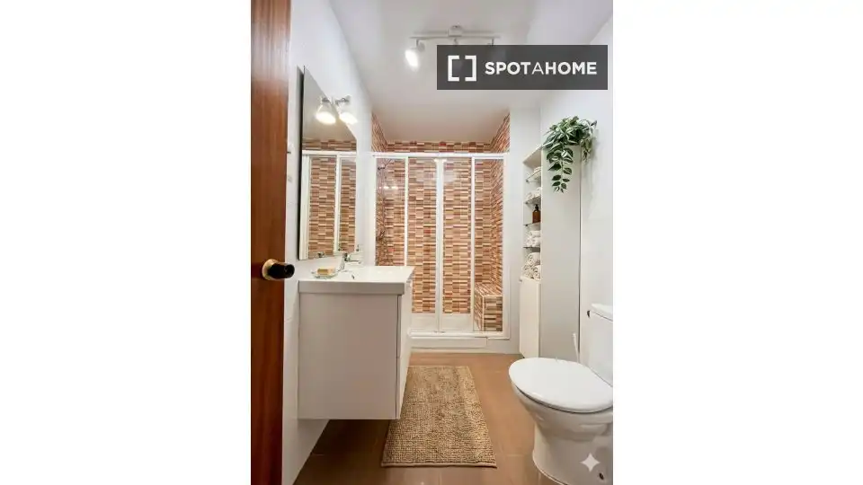 Bany de Apartament per a compartir en Vélez-Málaga amb Aire condicionat, Terrassa i Moblat