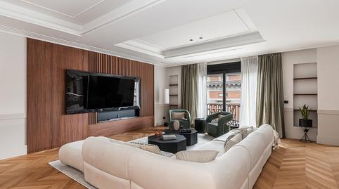 Foto 2 de Pis en venda a Calle de Ruiz de Alarcón, 25, Jerónimos, Madrid