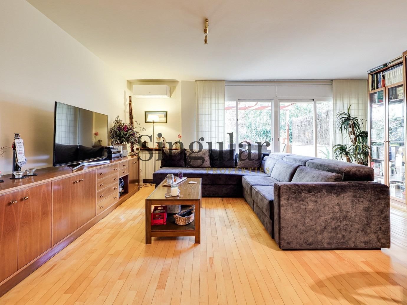 Sala de estar de Piso en venta en Terrassa con Aire acondicionado, Calefacción y Parquet