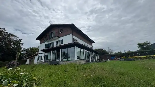 Vista exterior de Casa o xalet en venda en Mundaka amb Calefacció, Jardí privat i Terrassa
