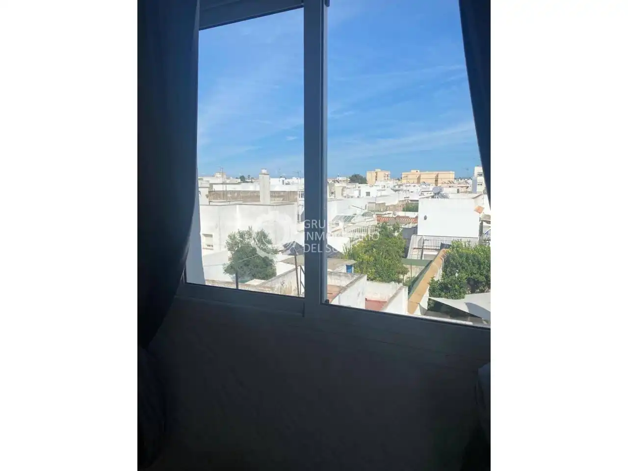 Dormitori de Casa adosada en venda en Puerto Real amb Aire condicionat, Jardí privat i Terrassa