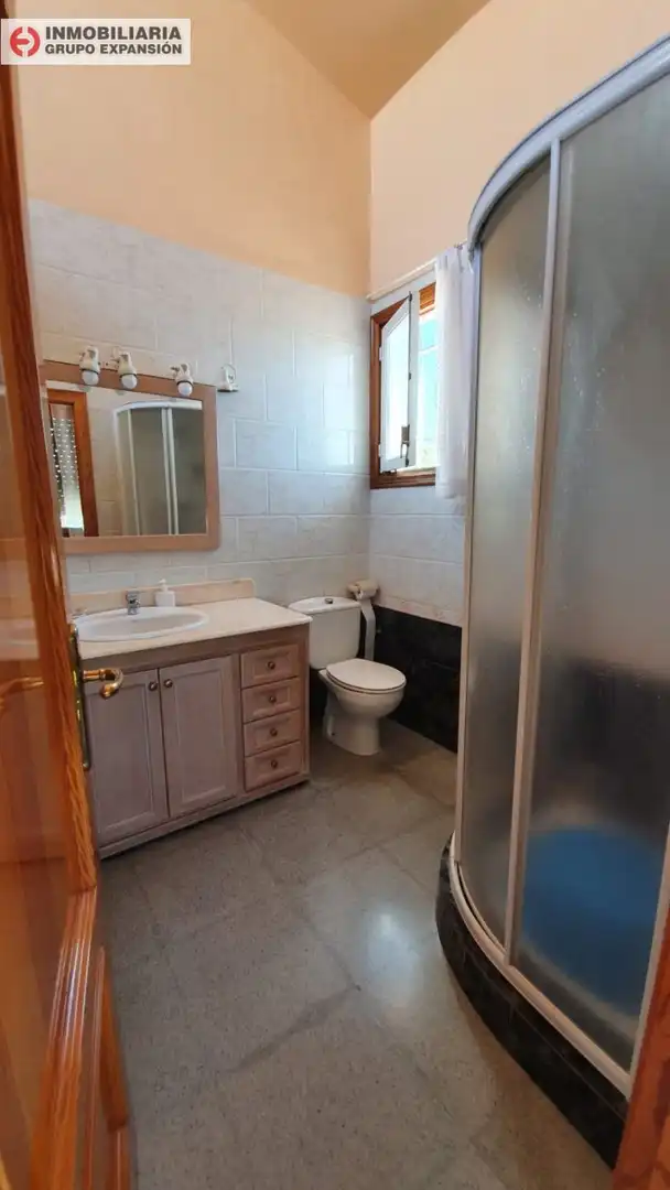 Bany de Casa o xalet en venda en Elche / Elx amb Calefacció, Jardí privat i Terrassa