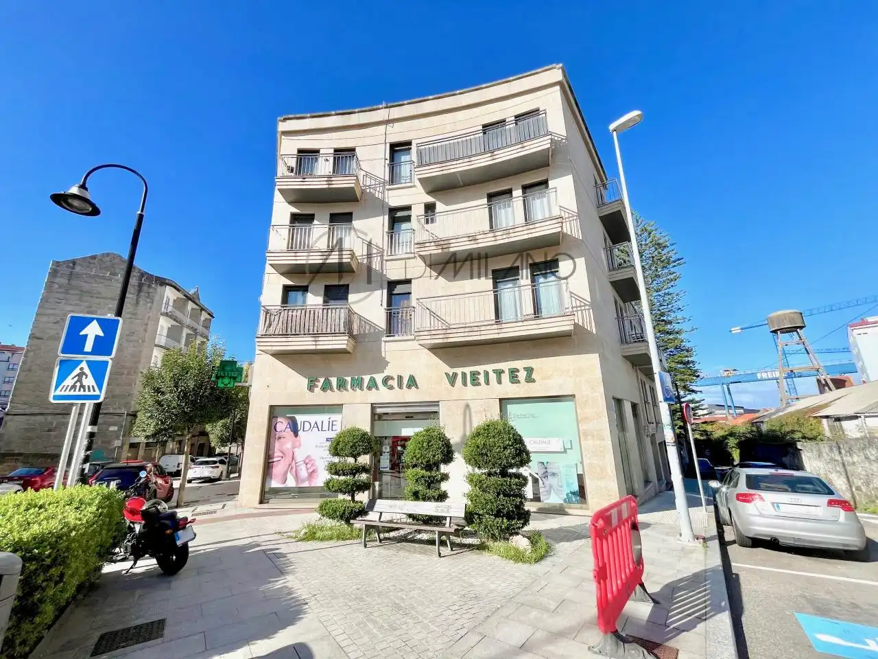 Vista exterior de Piso en venta en Vigo  con Calefacción, Parquet y Balcón