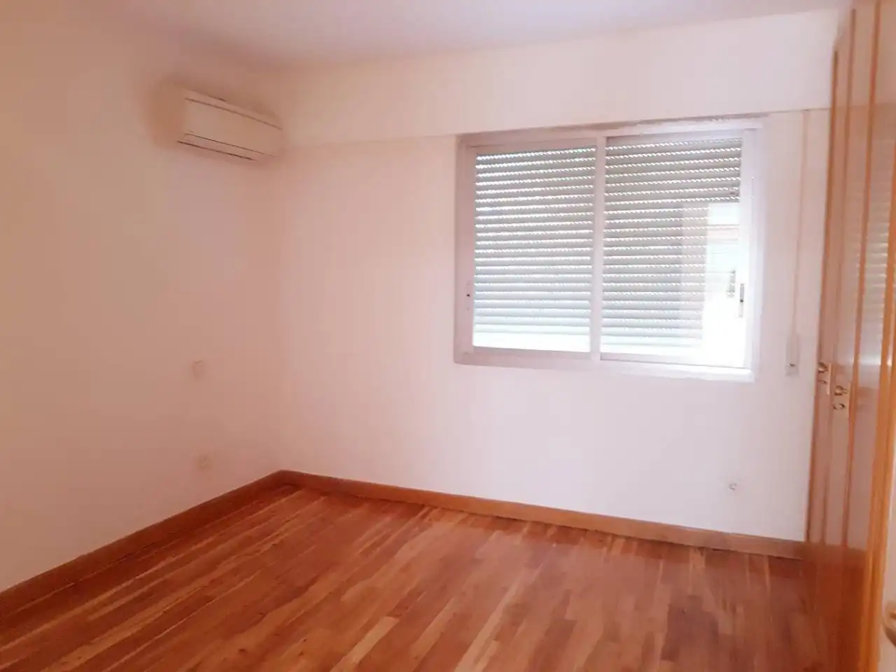Bedroom of Office for rent in Pozuelo de Alarcón