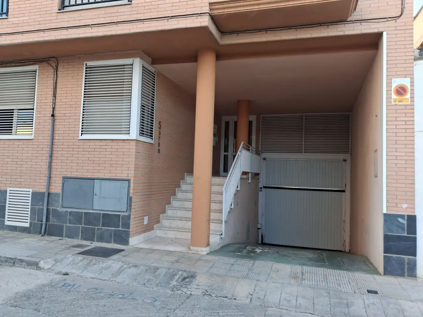 Exterior view of Flat for sale in Fuentes de Ebro  with Air Conditioner, Heating and Parquet flooring