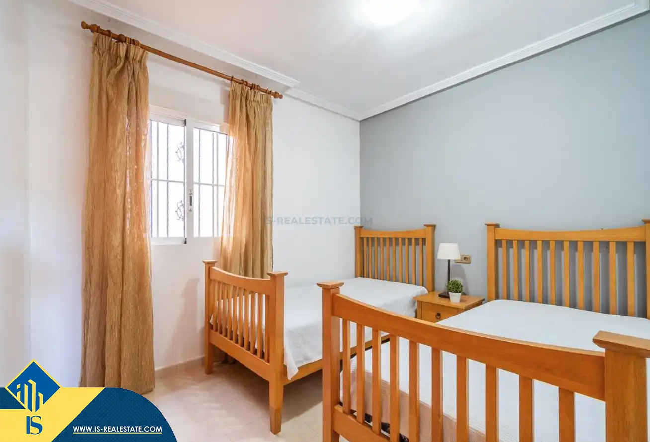 Habitación de Apartamento en venta en Orihuela con Aire acondicionado, Calefacción y Jardín privado