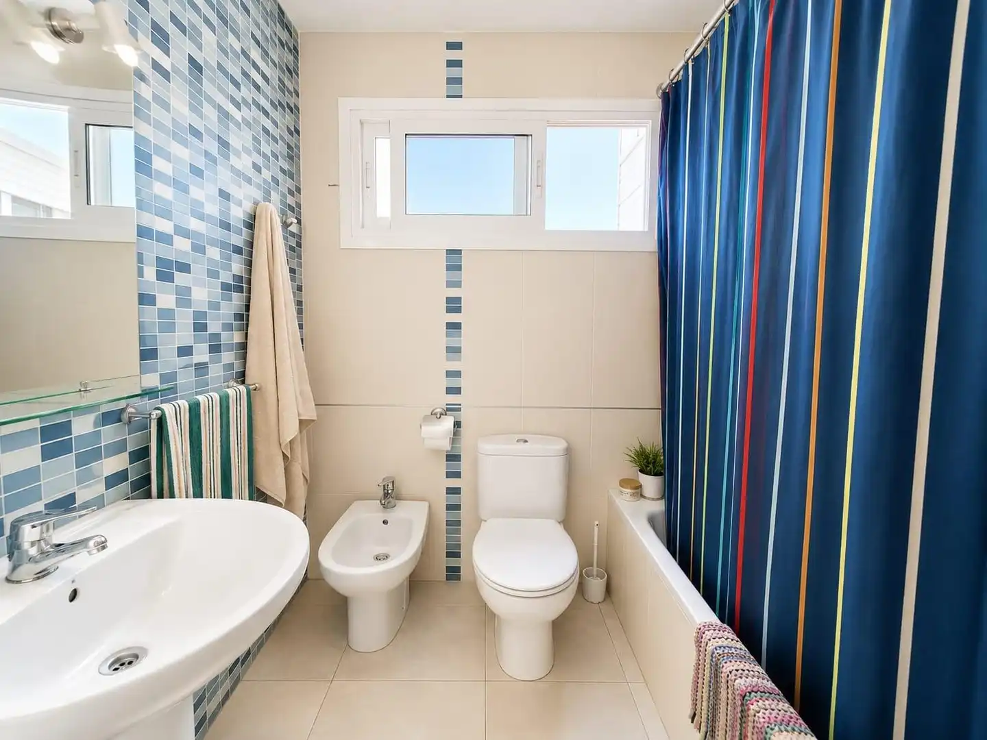 Baño de Apartamento en venta en Águilas con Amueblado y Balcón