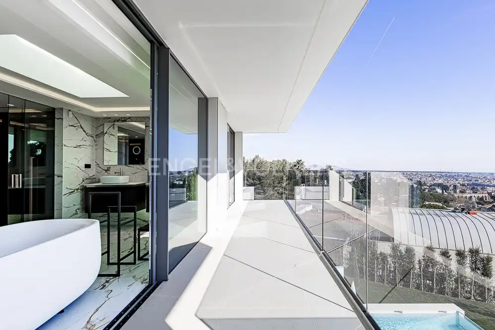 Terraza de Casa o chalet en venta en Barcelona con Aire acondicionado, Calefacción y Jardín privado