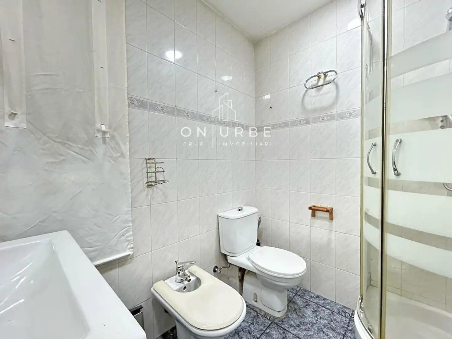 Baño de Piso en venta en Barcelona con Aire acondicionado y Terraza