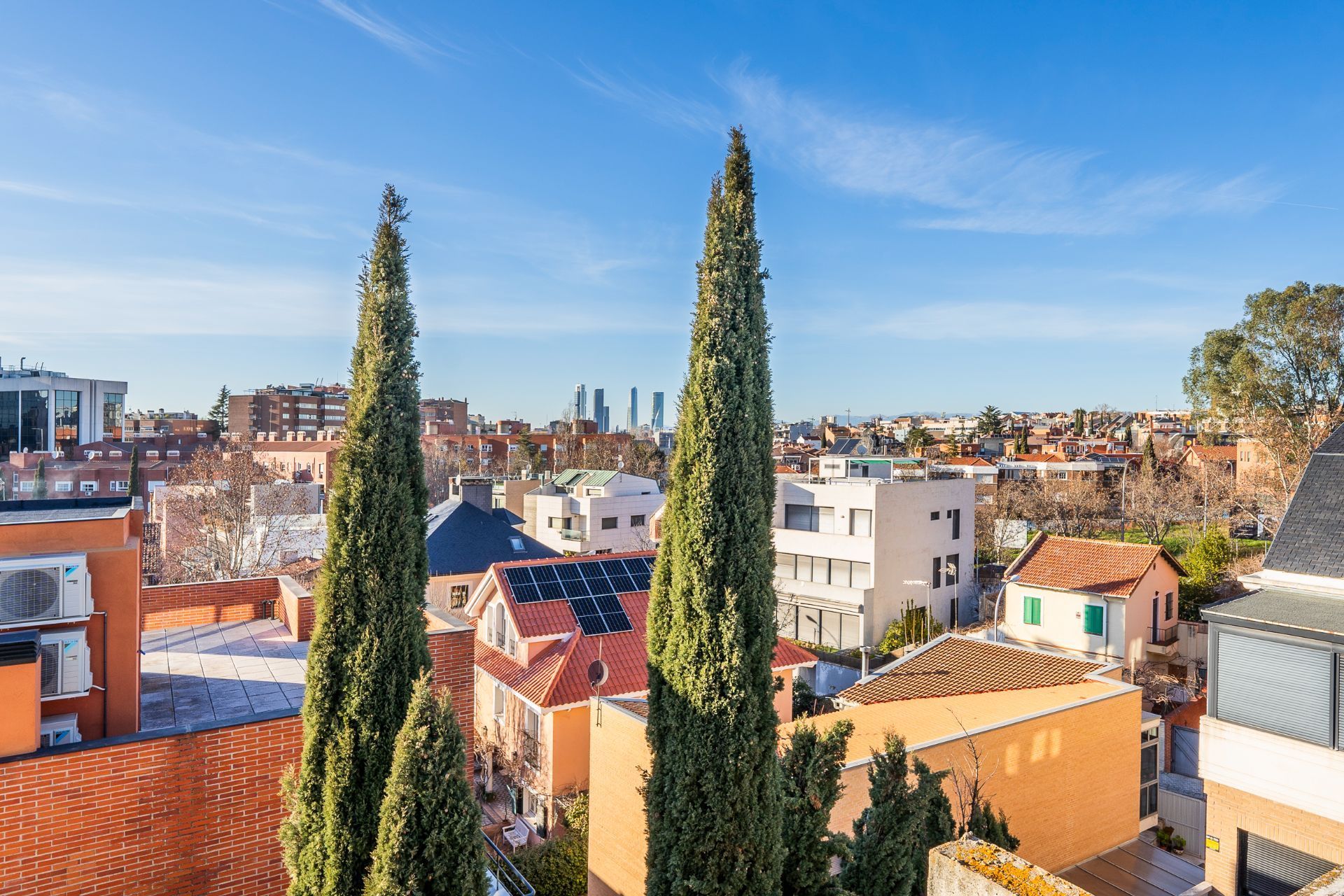Casa adosada en venda a Bueso Pineda, Conde Orgaz - Piovera