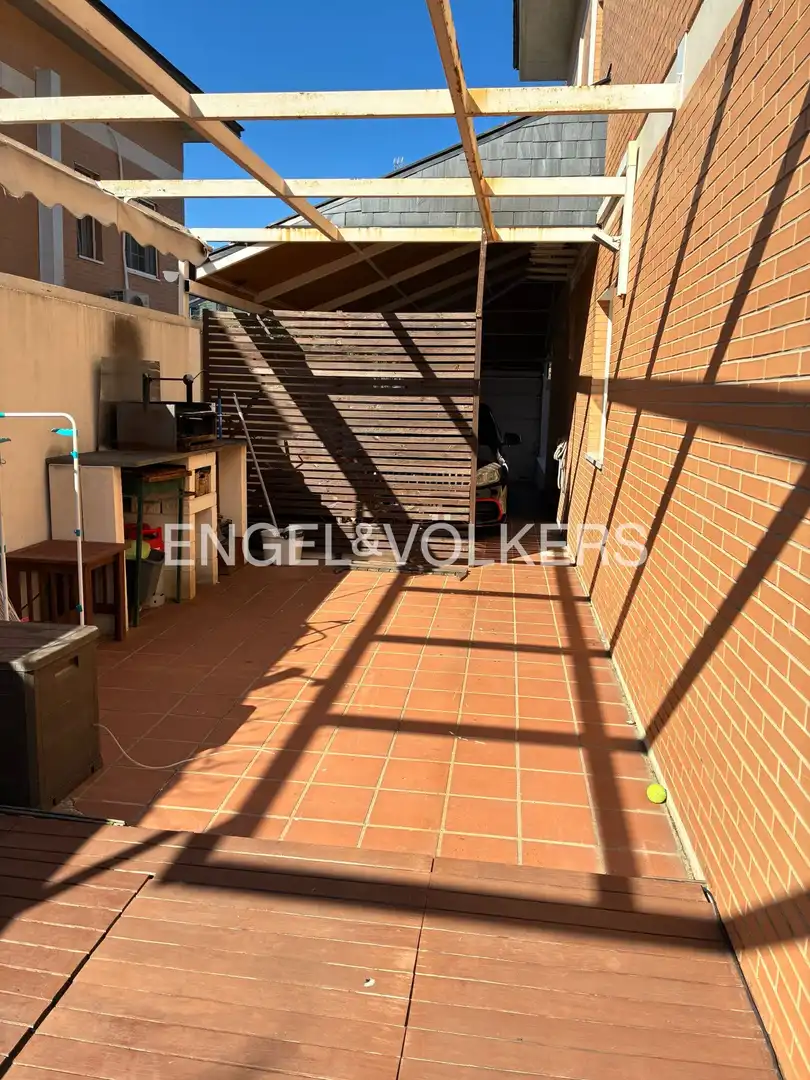 Terraza de Casa adosada en venta en Rivas-Vaciamadrid con Aire acondicionado, Calefacción y Jardín privado