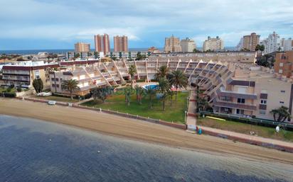 Vista exterior de Apartament en venda en La Manga del Mar Menor amb Terrassa, Traster i Moblat